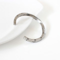 Shangjie OEM prends un ancien bracelet en acier en titane argenté le bracelet de bracelet de bracelet de charme de conception